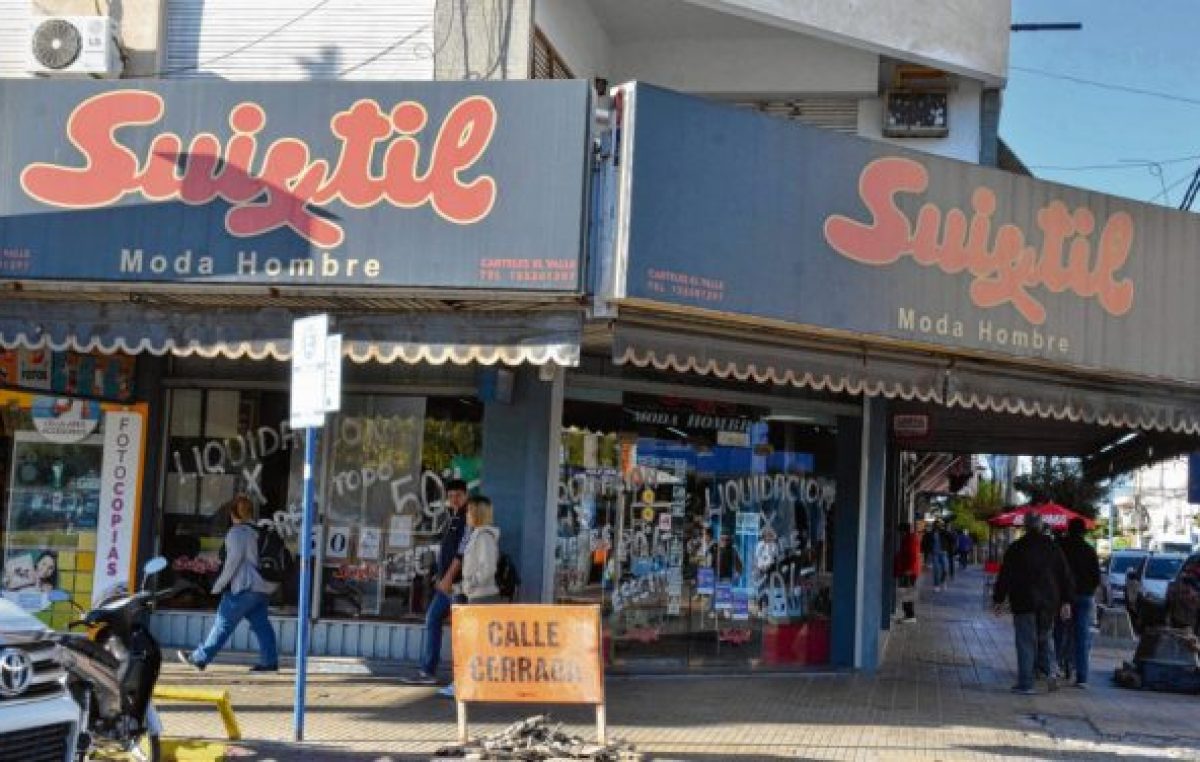 Un histórico local de Neuquén cierra por el desplome de ventas