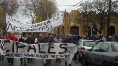 Necochea: Fuerte molestia de los municipales por el regreso del pago de salarios en cuotas