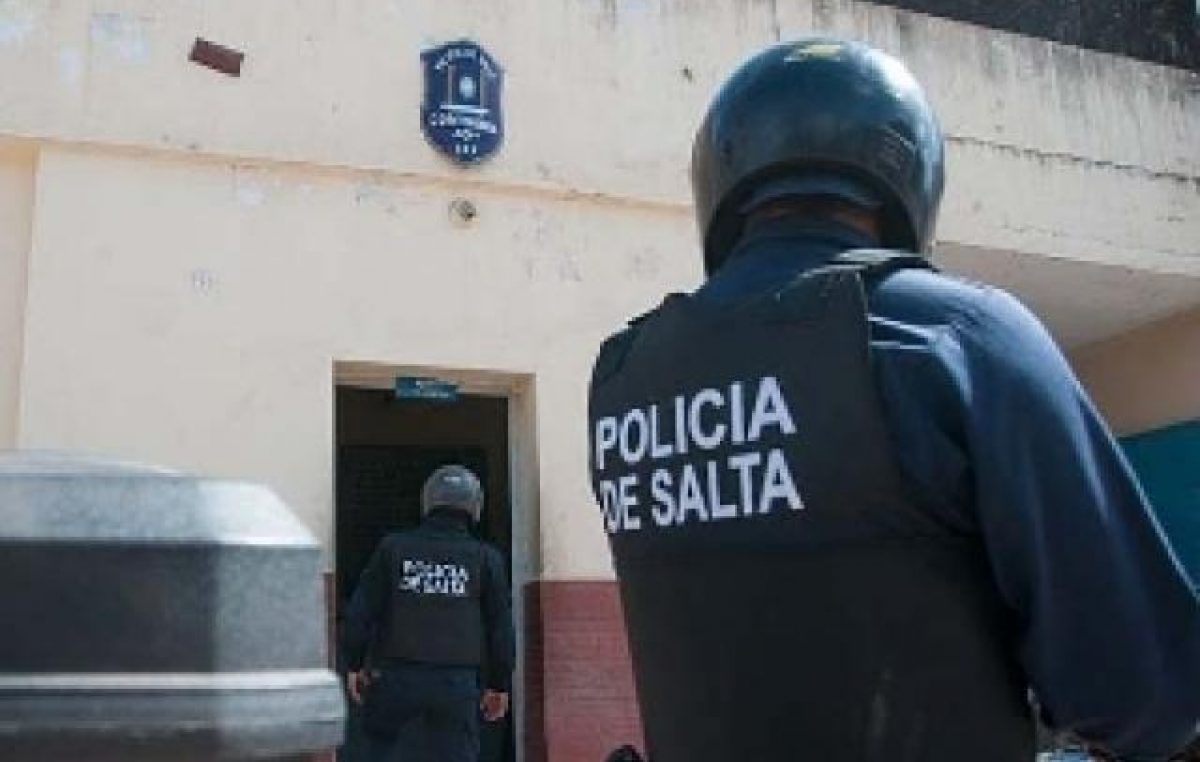 Brutal ataque de la Policía de Salta a municipales y periodistas de Rosario de Lerma