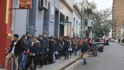 Paraná: La necesidad empuja a los jóvenes a buscar trabajo sin planificar su futuro laboral