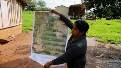 Indígenas de Paraguay usan teléfonos celulares para salvar sus bosques