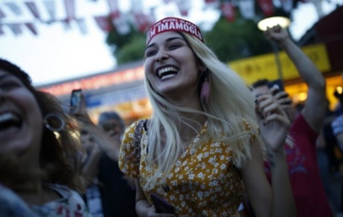 Estambul y Hong Kong: dos victorias para el campo democrático