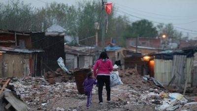 Casi la mitad de la población del conurbano bonaerense no llega a fin de mes