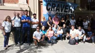 Caballito: Continúa el acampe frente al laboratorio Craveri en rechazo a los despidos masivos
