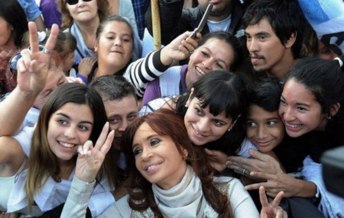 Cristina Kirchner, primera entre los jóvenes