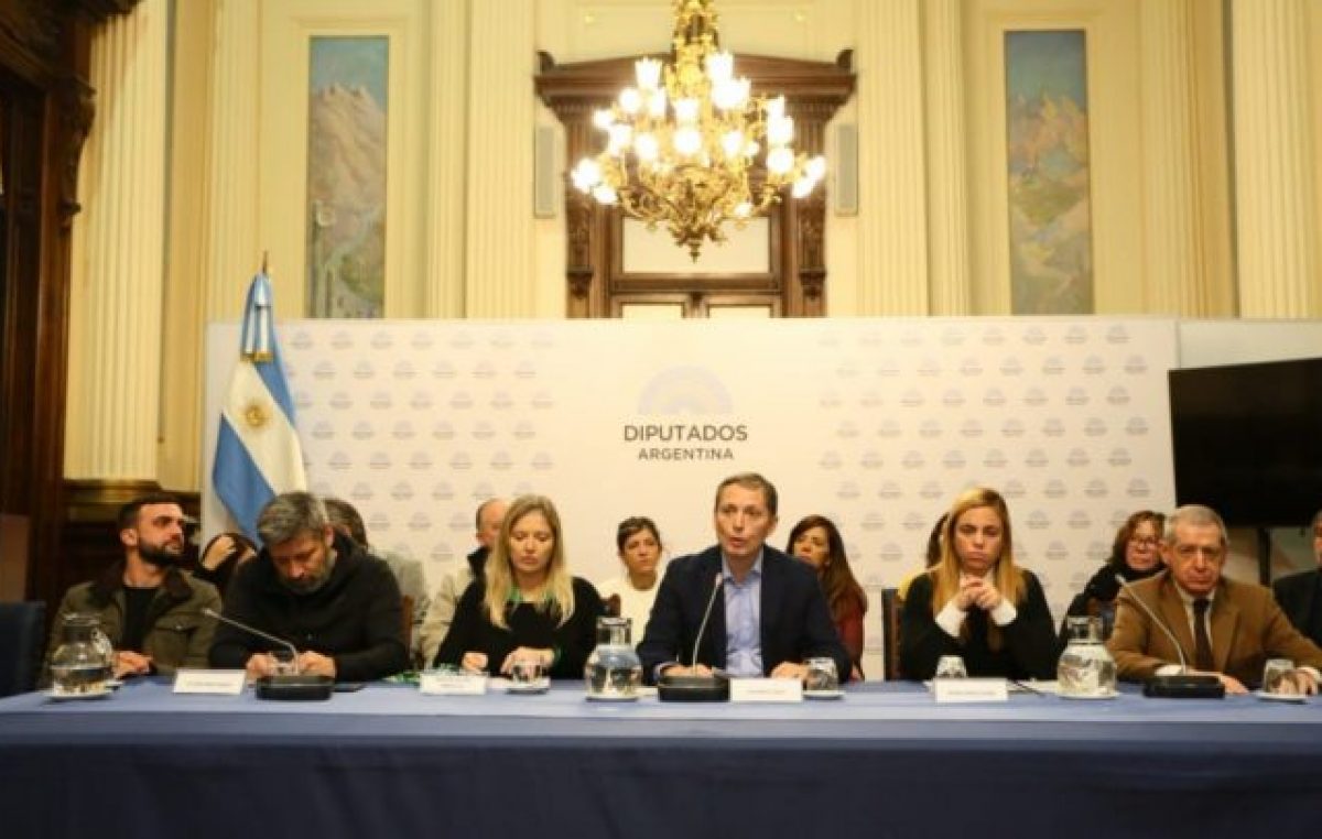 Elecciones limpias: En conferencia de prensa, el PJ bonaerense exigió garantías de transparencia