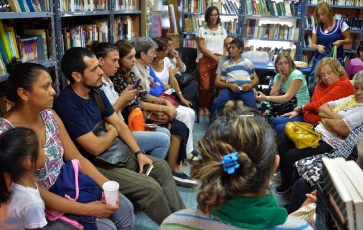 Santa Fe: La biblioteca popular Bayer pide ayuda para no quedar en la calle