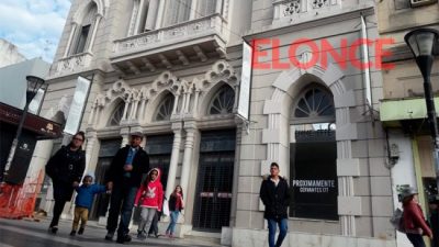 Cerró histórica galería de la peatonal de Paraná tras casi 50 años como paseo comercial