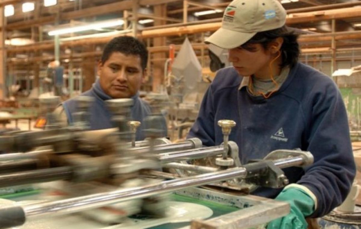 La pobreza entre trabajadores creció más del 7% en un año y ya son 4.530.000 personas