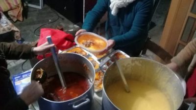 Bariloche: La Olla ambulante continúa alimentando a muchísimas personas en situación de pobreza