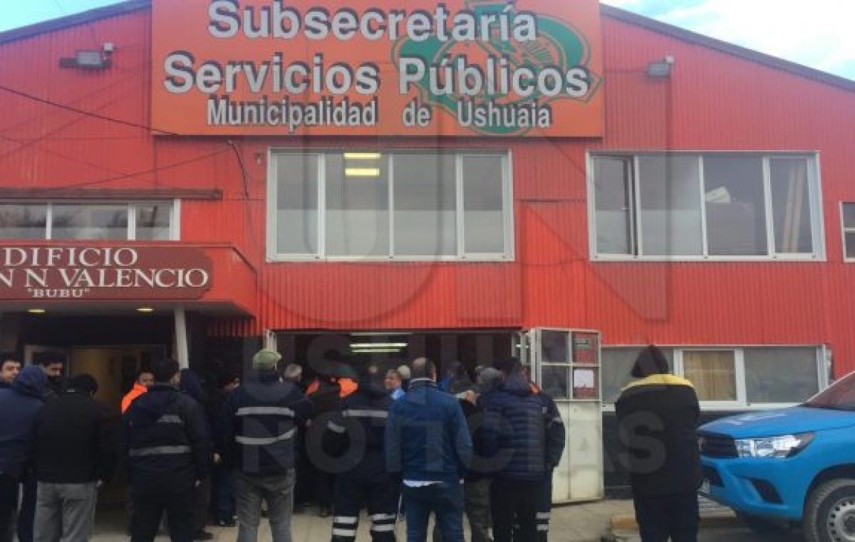 Trabajadores municipales de Ushuaia continúan con asambleas para pedir una recomposición salarial