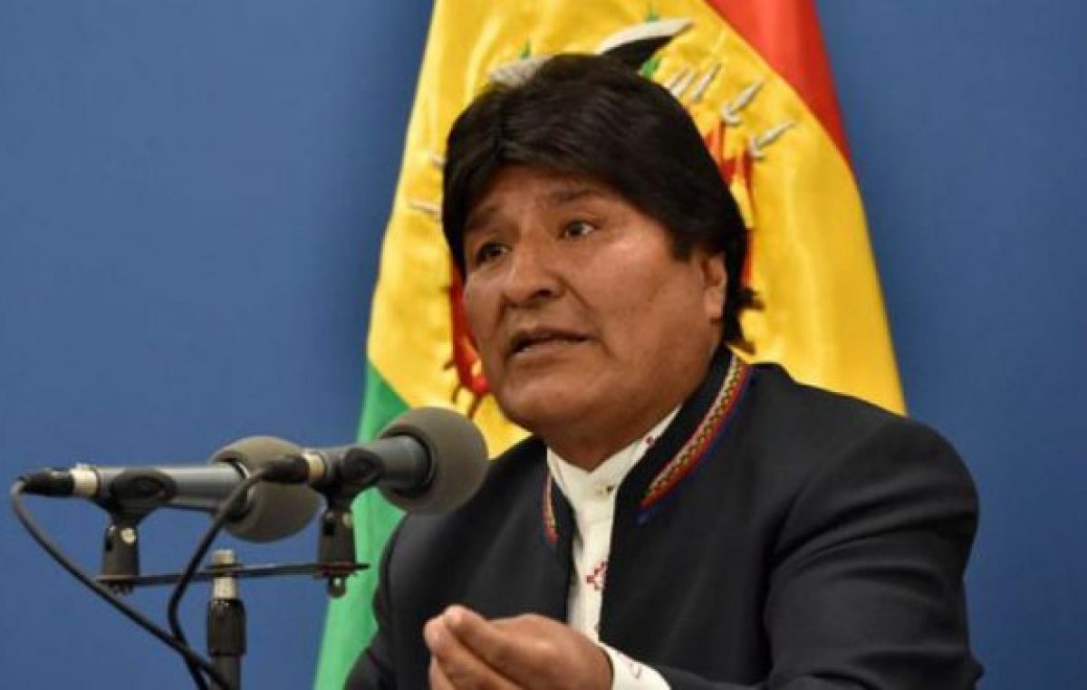 Evo Morales suspende la campaña por los incendios forestales