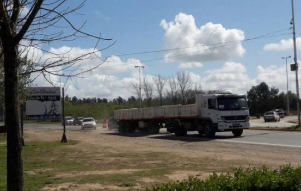 Un municipio de Cambiemos tuvo que arreglar tramos de una ruta por la ausencia de Nación
