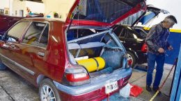 La devaluación impactó con fuerza en los talleres de GNC rosarinos