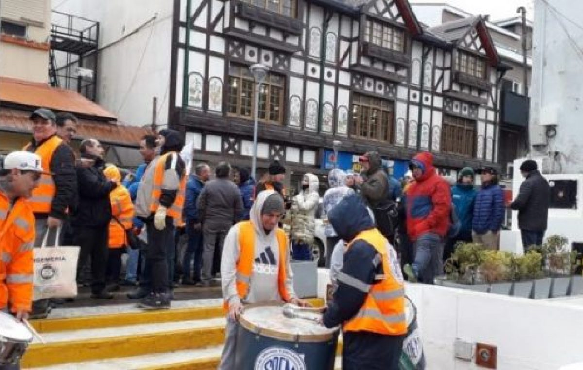 Empleados municipales de Ushuaia sin acuerdo de recomposición salarial