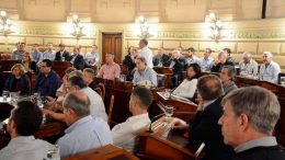 Santa Fe: Municipios y comunas reclaman consenso para destrabar fondos