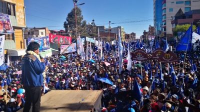 Multitudinaria convocatoria en Oruro en cierre de campaña Morales-García Linera