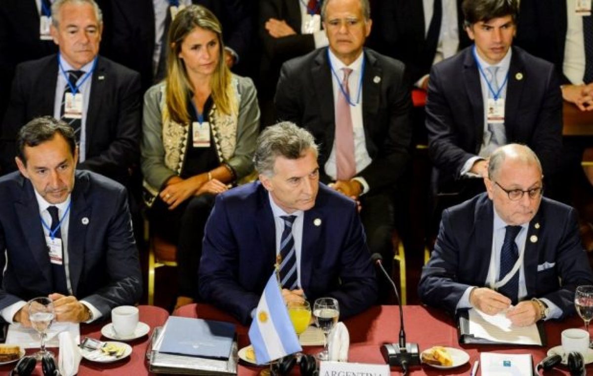 El Gobierno no repudiará «por el momento» los ataques de Bolsonaro a Alberto Fernández