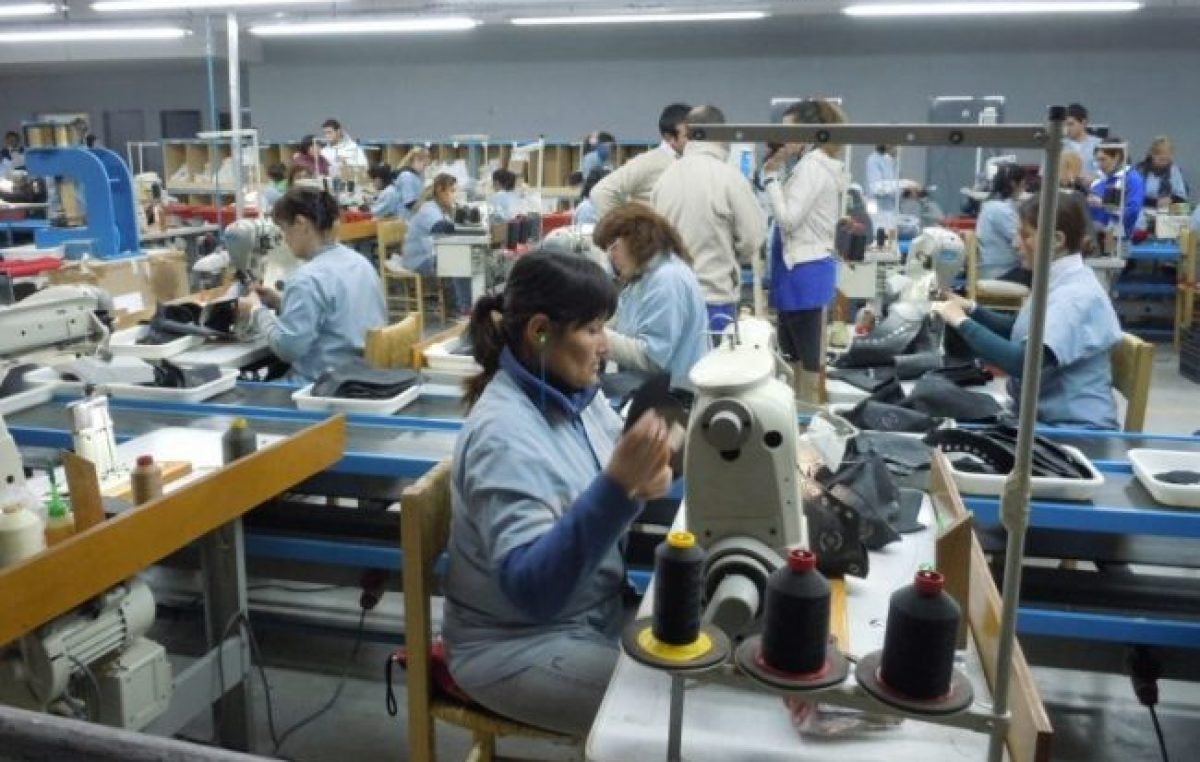 Una fábrica de Misiones que trabaja para Nike echa a casi todos sus empleados