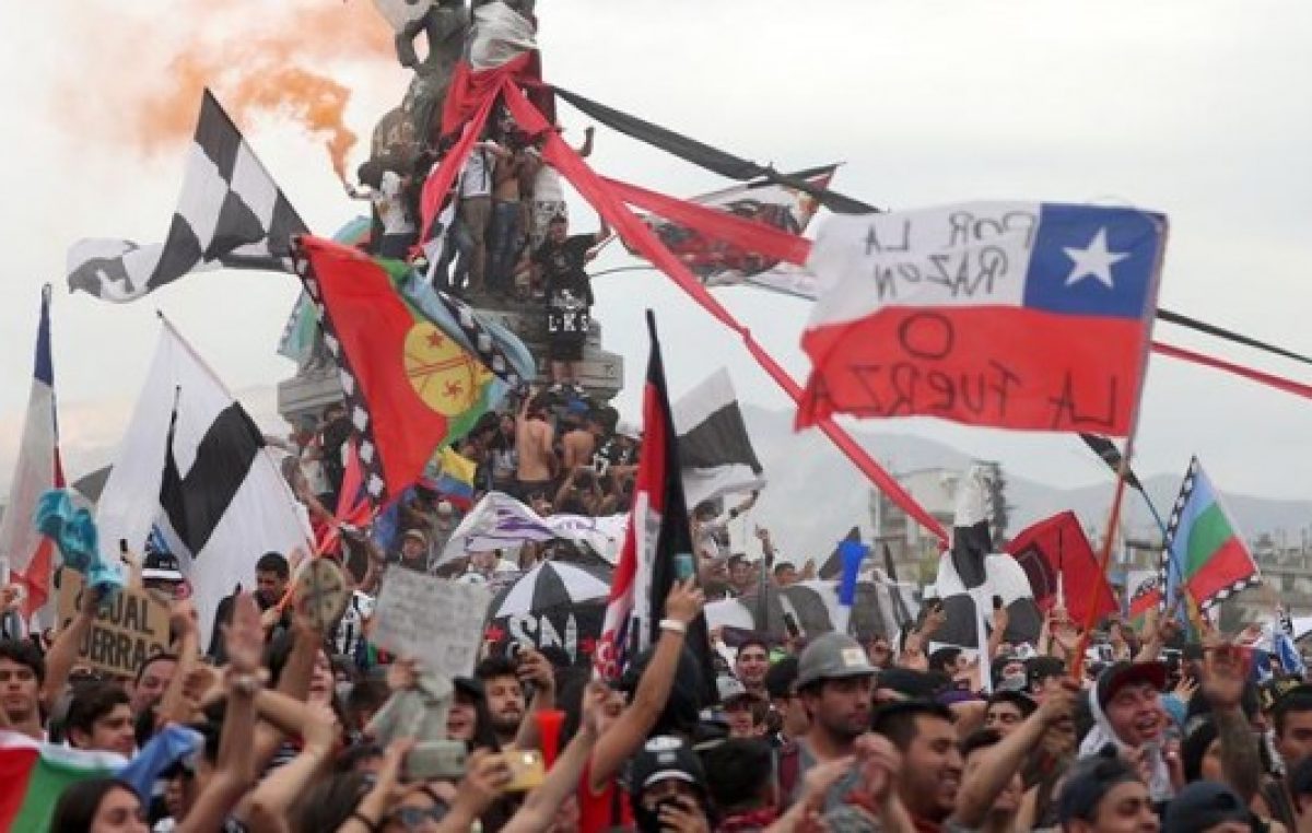 Tras los cambios en el gabinete, las movilizaciones se multiplican en Chile