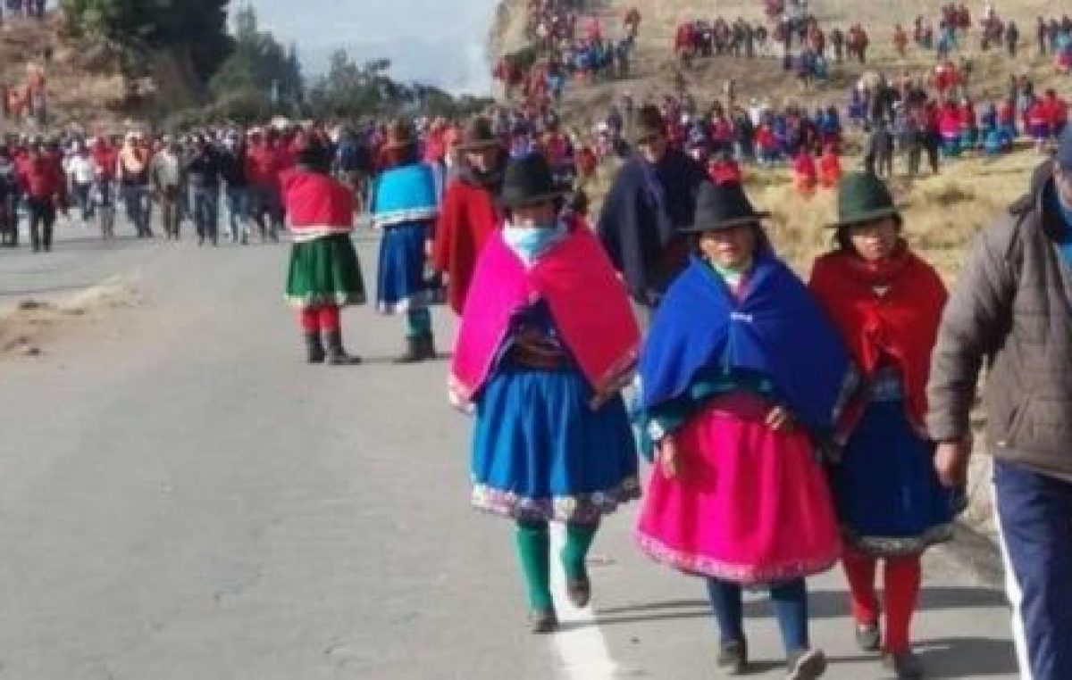 Masiva movilización de indígenas a Quito