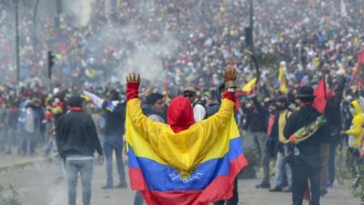 Masiva marcha y paro en Quito contra el ajuste