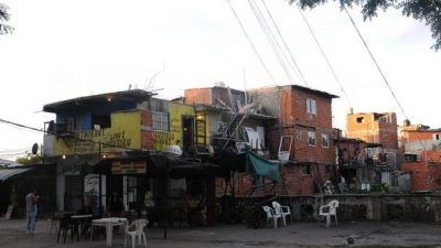 Pichetto, cada día más violento contra las villas miseria