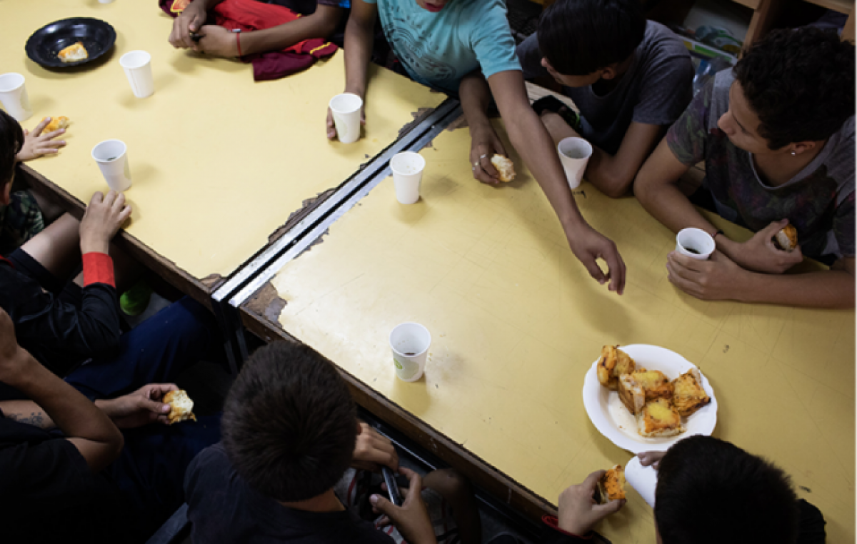 Maestras de Lanús denuncian que es “una vergüenza” la comida que mandan a las escuelas