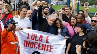 Intendentes peronistas celebran la libertad de Lula mientras se habla del 17 de Octubre brasileño