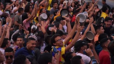 Colombia: Cacerolazos, desmanes e intentos de saqueo