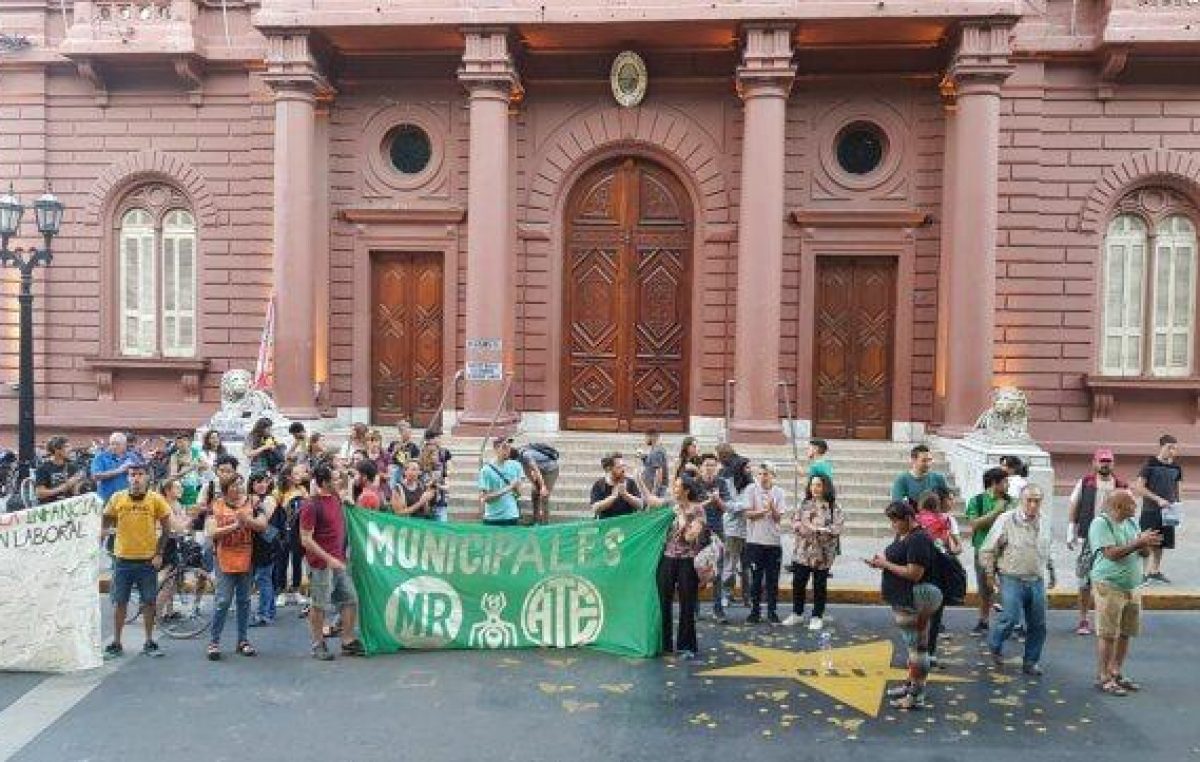 Trabajadores Municipales precarizados de Rosario tomaron el Palacio Municipal