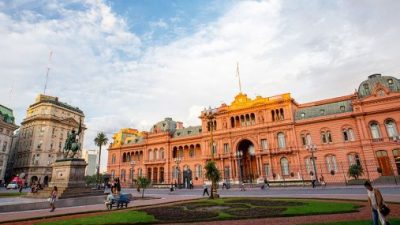 Un decreto de Macri extiende por cinco años los cargos jerárquicos en el Estado