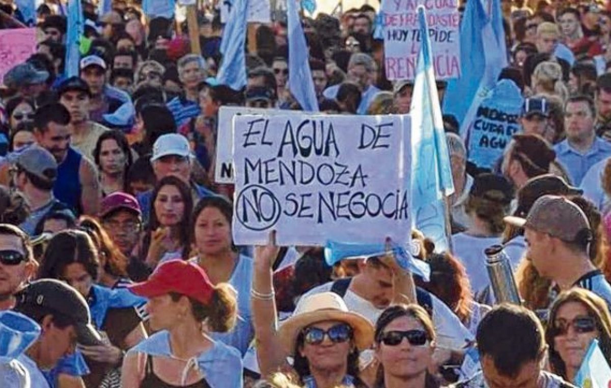 Mendoza suspende la reforma de la ley de minería que afectaba el agua