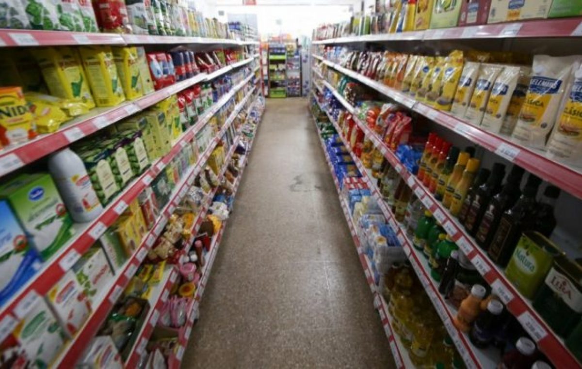 Las ventas en supermercados cayeron 1,3% en octubre y sumaron 16 meses de bajas consecutivas