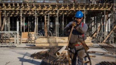 Constructores bonaerenses aseguran que hay más de 100 mil puestos de trabajo en riesgo
