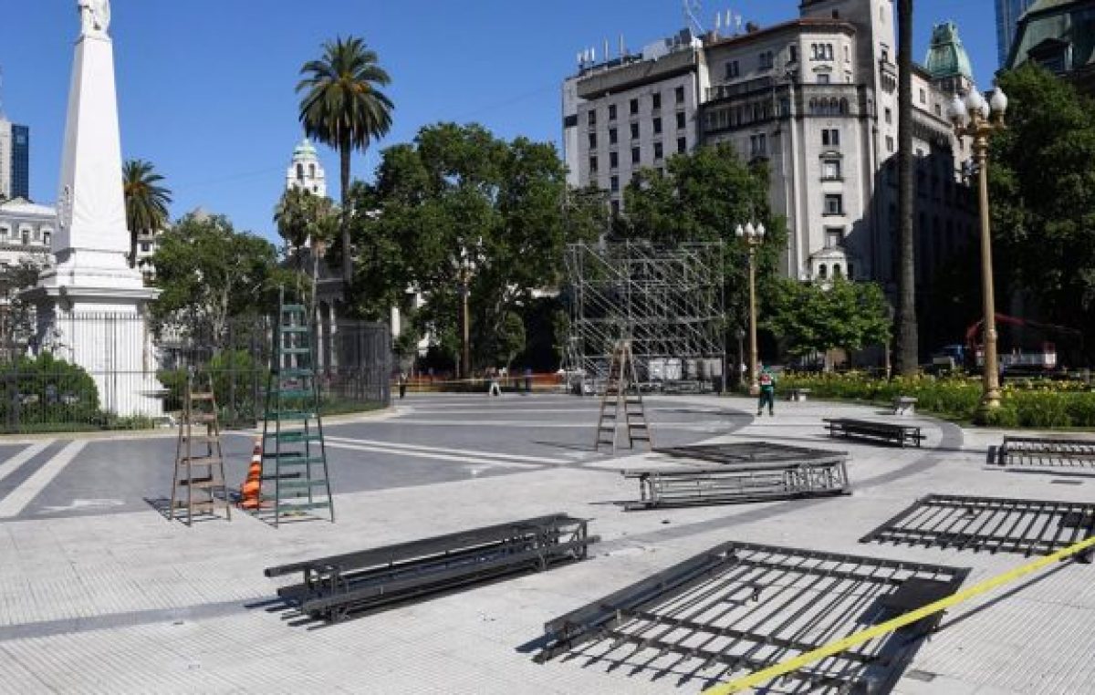 Alberto Fernández asume sin rejas en Plaza de Mayo