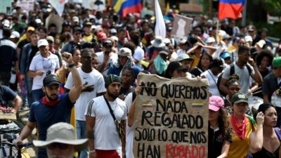 Paro y marchas masivas en todo Colombia