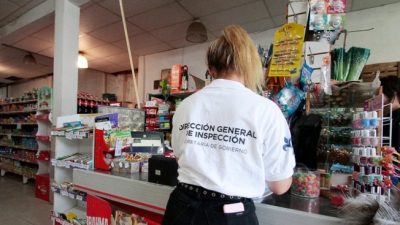 Miserables: maltrato y estafa de un supermercado a los usuarios de la tarjeta Alimentar