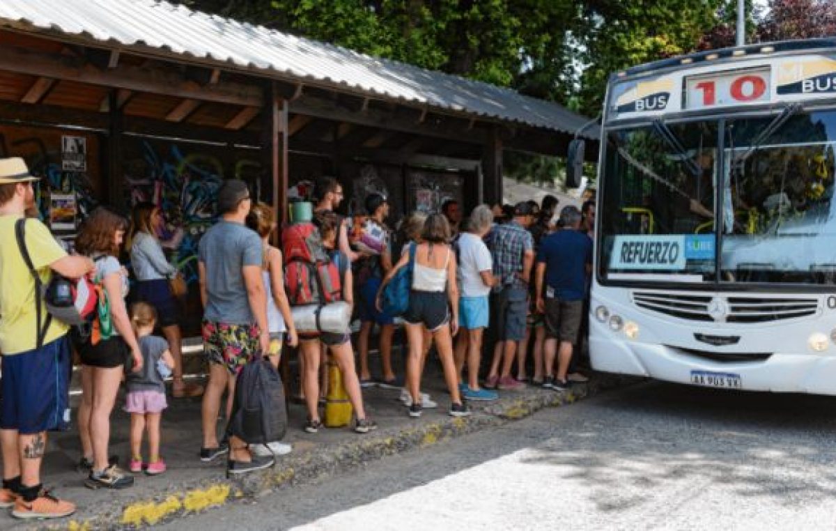 El colapso del transporte en Bariloche no tiene solución