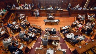 Mendoza: Obras para las comunas, la clave para que el PJ apruebe endeudamiento