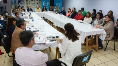 Evaluaron la acción social en cada municipio santacruceño: Quieren reforzar seguridad alimentaria y las líneas de niñez