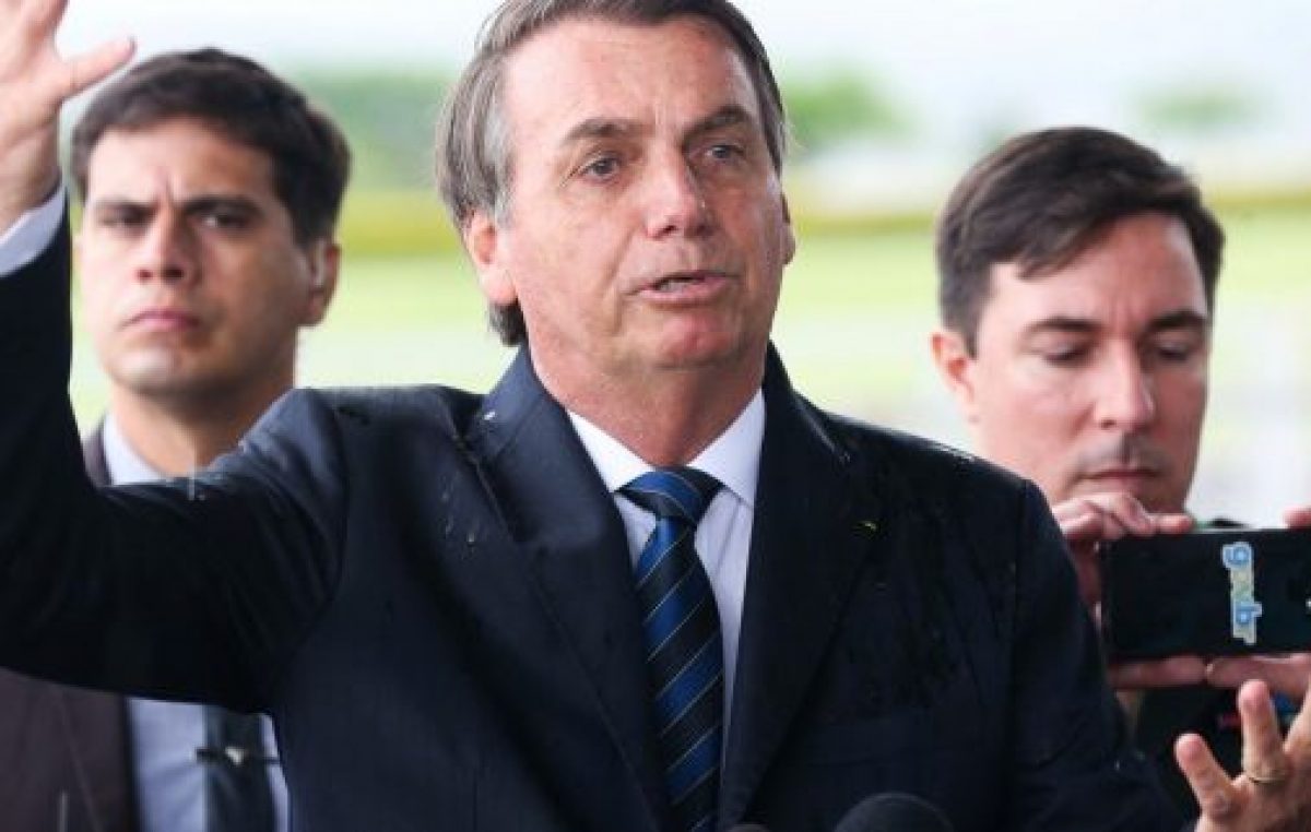 «El periodismo es una raza en extinción», Bolsonaro