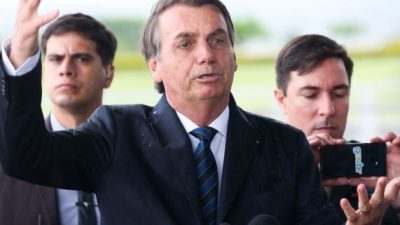«El periodismo es una raza en extinción», Bolsonaro