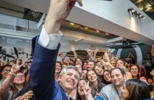 A 40 días, casi el 60% de la gente aprueba la gestión de Fernández
