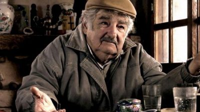 Pepe Mujica: «En vez de traer 100 mil cagadores argentinos, preocupémonos de que los nuestros inviertan»