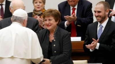 Definición del Papa frente a Georgieva: «No se puede pretender que las deudas sean pagadas con sacrificios insoportables»