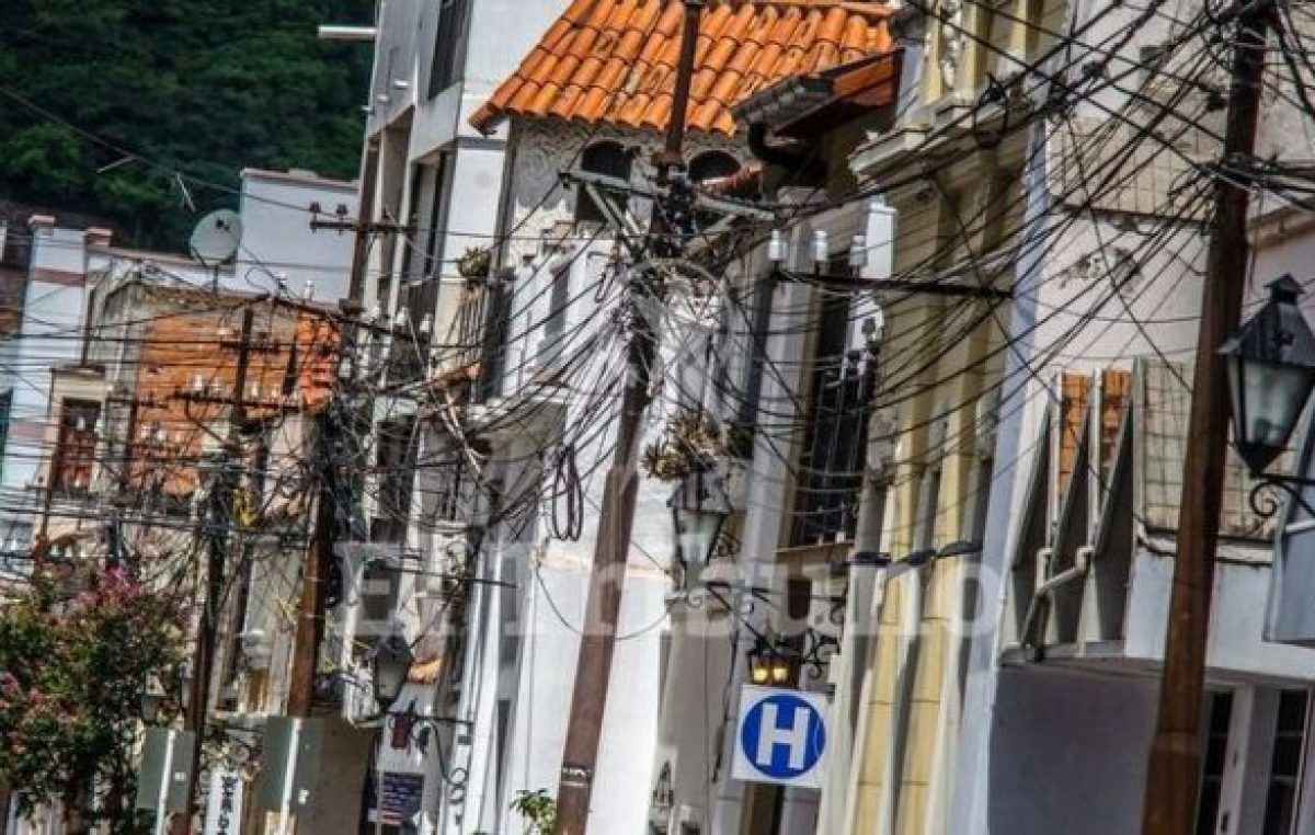 Salta: Retirarán cables en desuso y proyectan el soterramiento