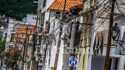 Salta: Retirarán cables en desuso y proyectan el soterramiento
