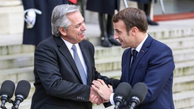 El presidente de Francia le ofreció a Alberto trabajar junto al FMI por la renegociación de la deuda