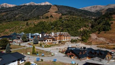 Bariloche: El ministro Lammens opinó del cerro Catedral y la tasa al turista